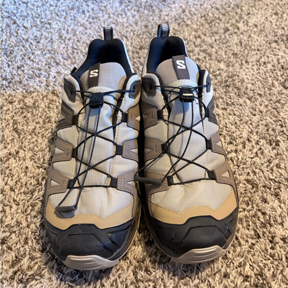 Salomon Men's Beige and Black Athletic Shoes